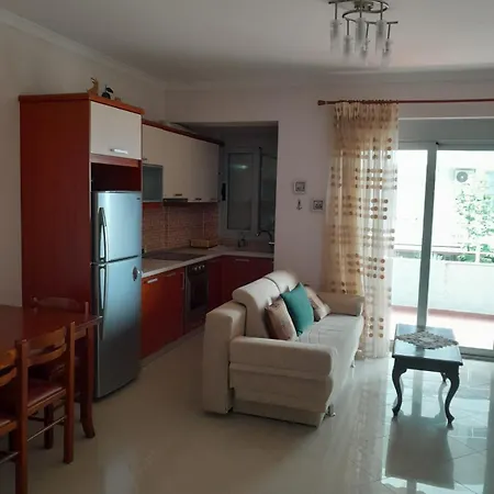 Palm-side Apartment *